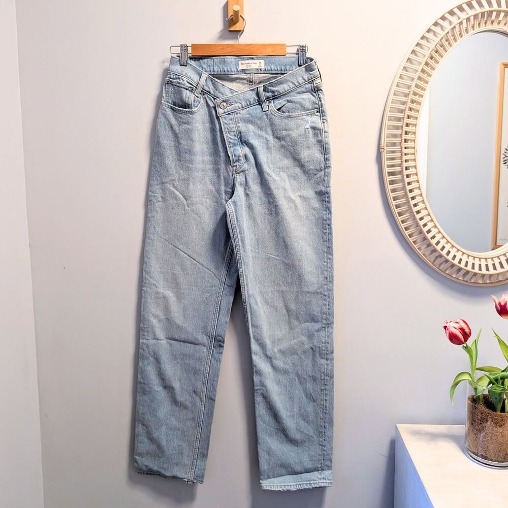 ABERCROMBIE & FITCH The Dad High Rise Crossover Jeans 28L Light Wash NWOT